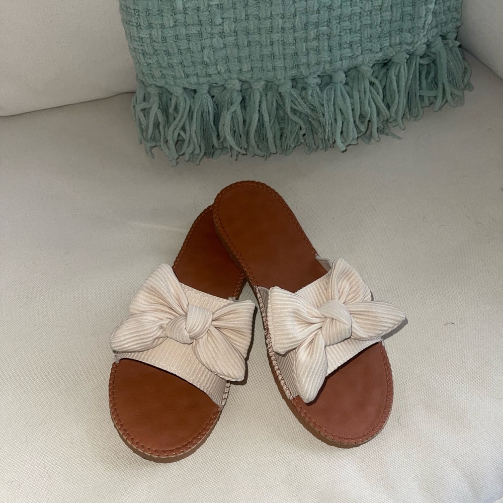 Bow Decor Sandals